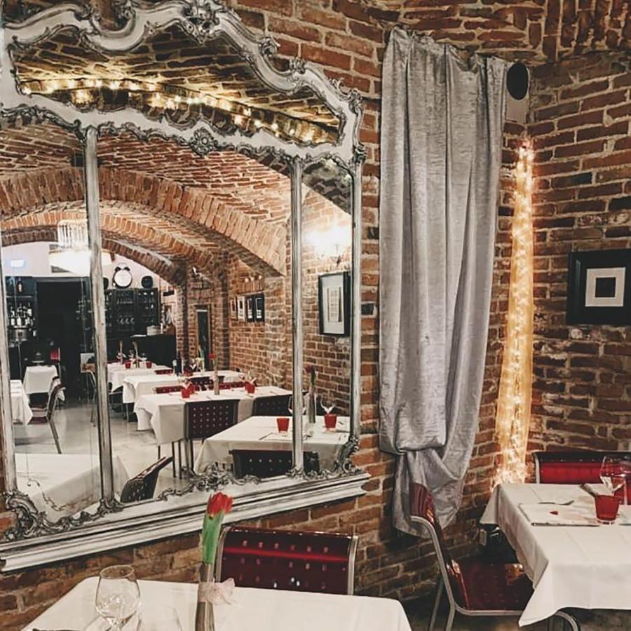 Cortiletto D'Alba Camere Con Ristorante Exterior photo